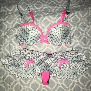 VICTORIA SECRET Sexy little things bra and panty